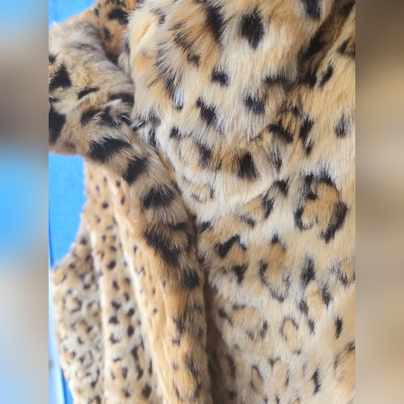 Kristen Blake Woman's Vest Medium FauxFur Animal Print Full Zip Pocket - Picture 9 of 11